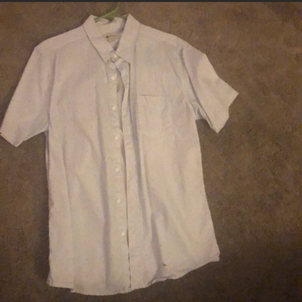 3 men’s medium button up shirts
